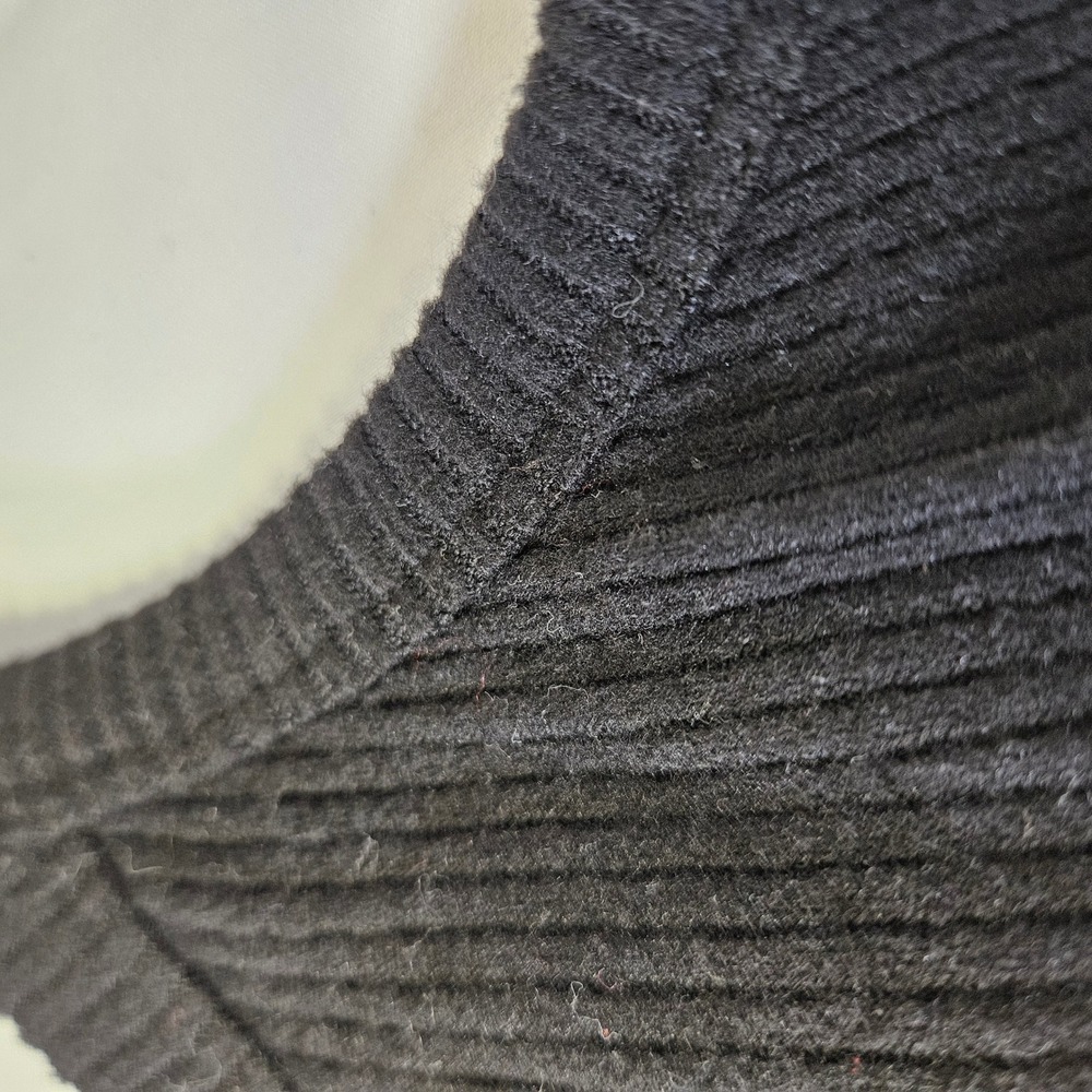 Universal‎ Thread XL Black Ribbed Tank Top - Picture 2 of 5